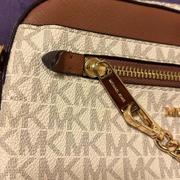 Michael Kors shoulder purse - Picture 4 of 4